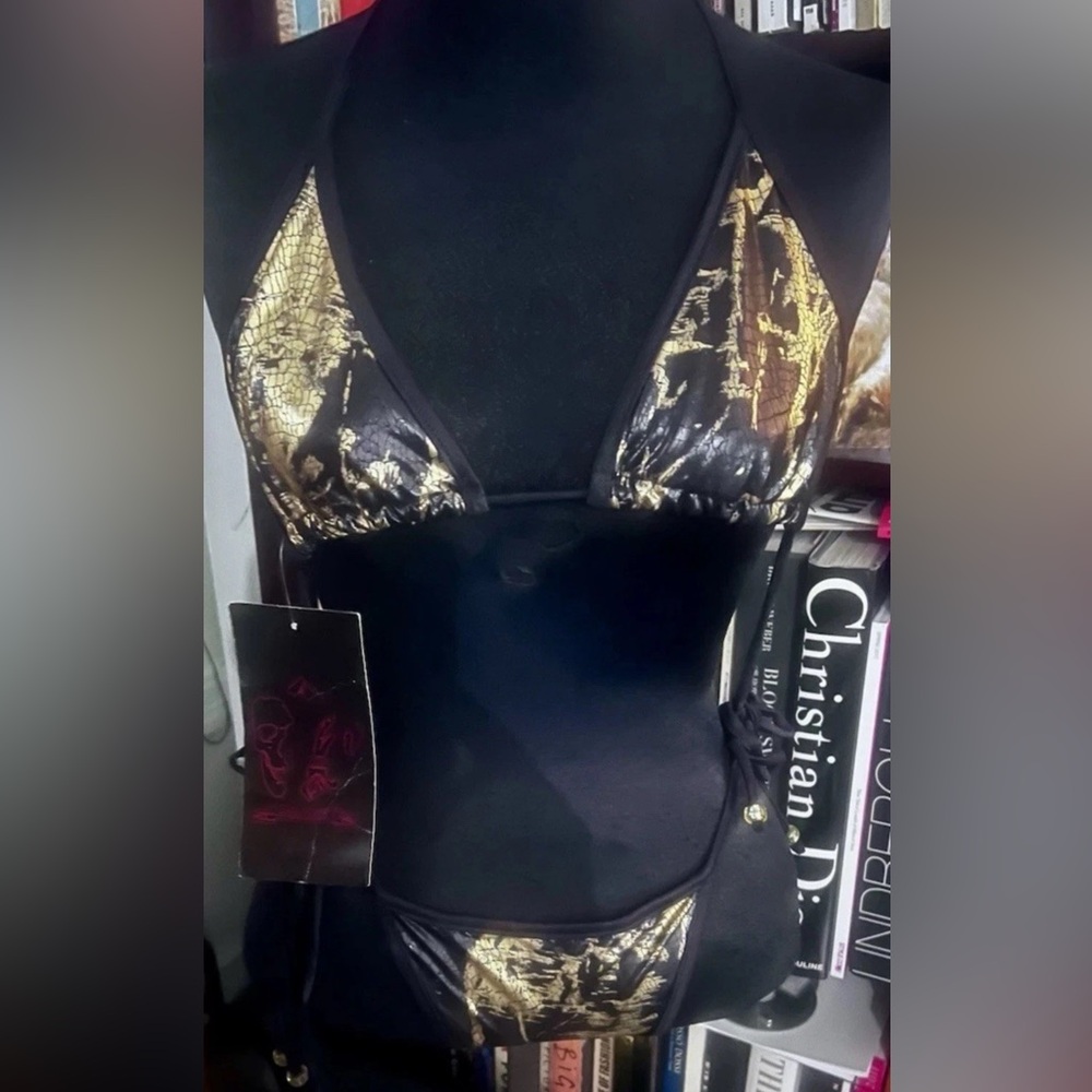 Luxurious Black and Gold Women's bikini Set